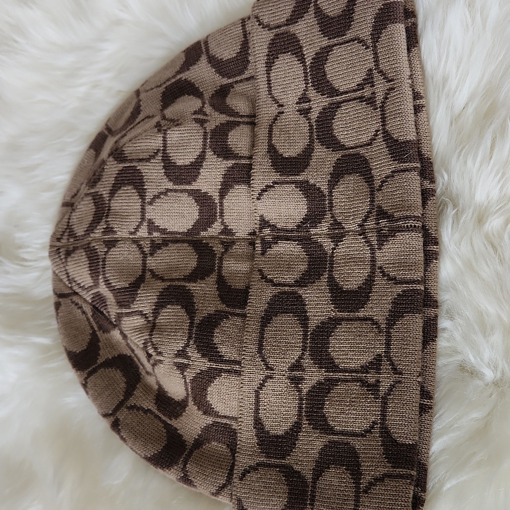 Adorable NWOT Coach X Disney Mickey Mouse Signature Wool Beanie 🤎🐭♥️🎁 - Picture 5 of 14